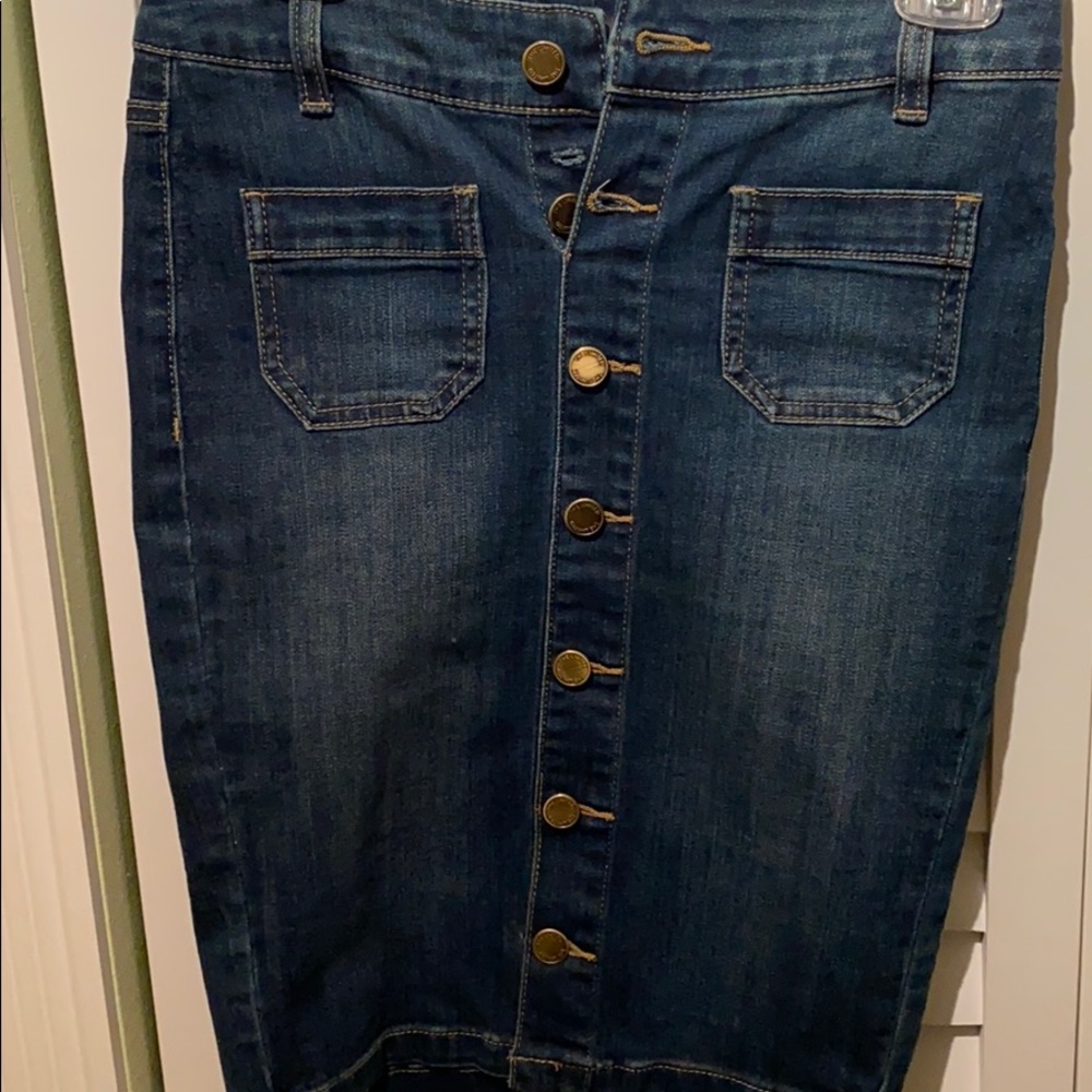 skirt - Picture 3 of 3
